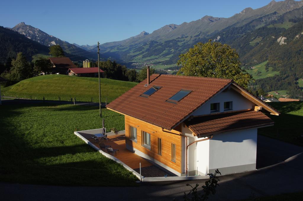 Chalet Gaestehaus Myhideaway Reichenbach im Kandertal